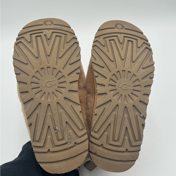 UGG Women’s 9 Chestnut Brown Neumel Cozy Fuzzy Slipper Boots - Picture 4 of 7